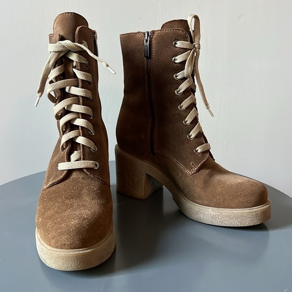 Winter boots tan color in suede la Canadienne like new size 6.5 - Picture 2 of 5